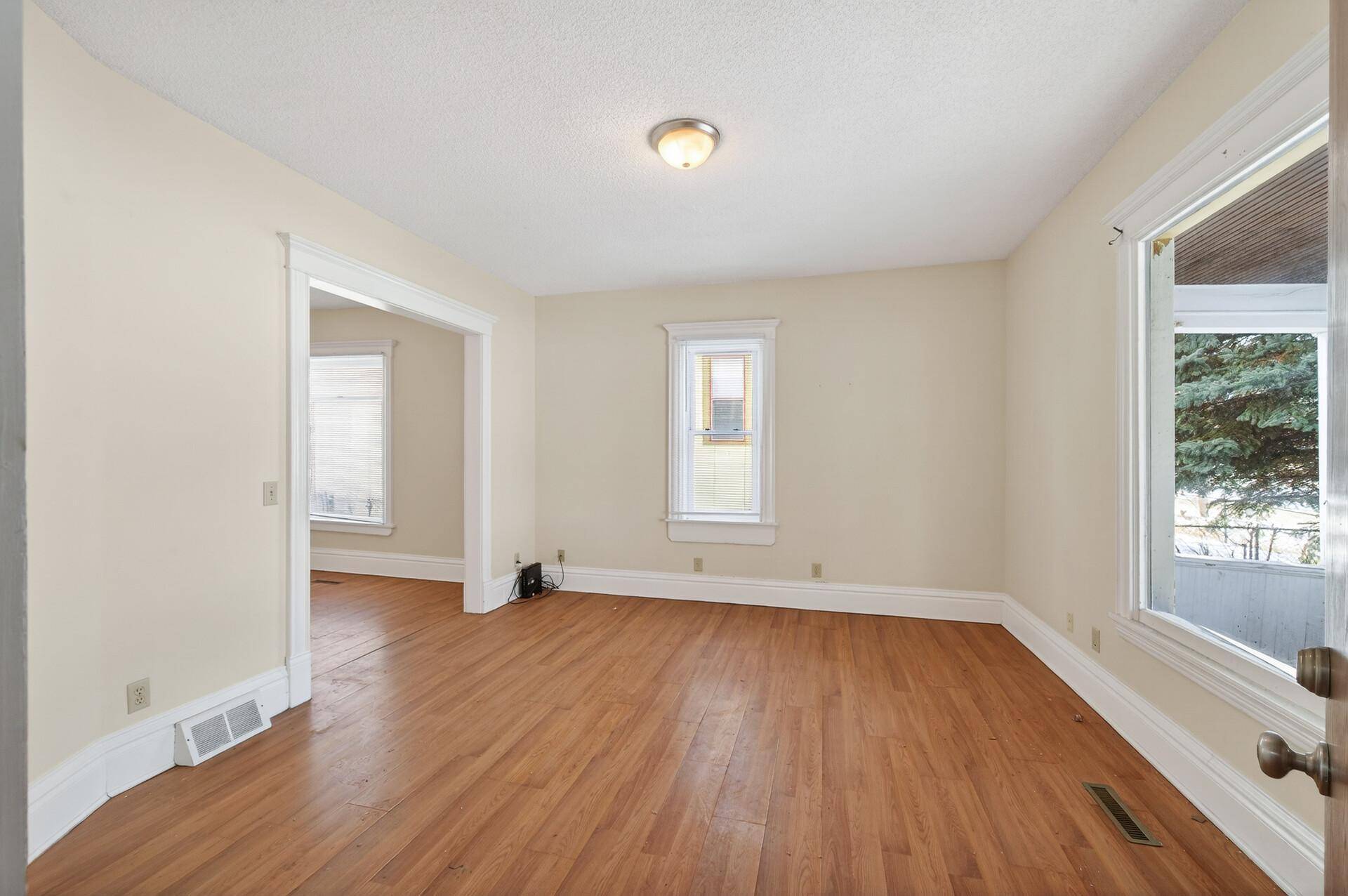 2622 N 4th ST, Minneapolis, MN 55411