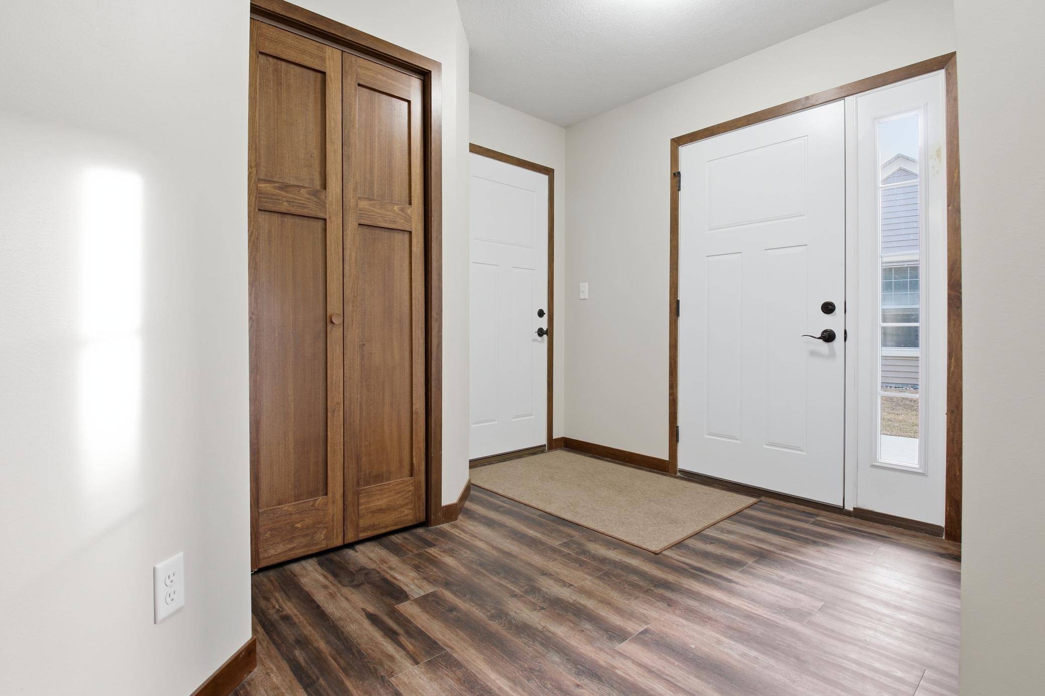 465 Meadowview CT, Paynesville, MN 56362