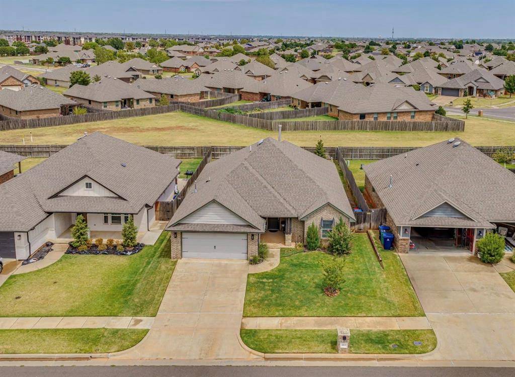 18512 Winamack RD, Edmond, OK 73012