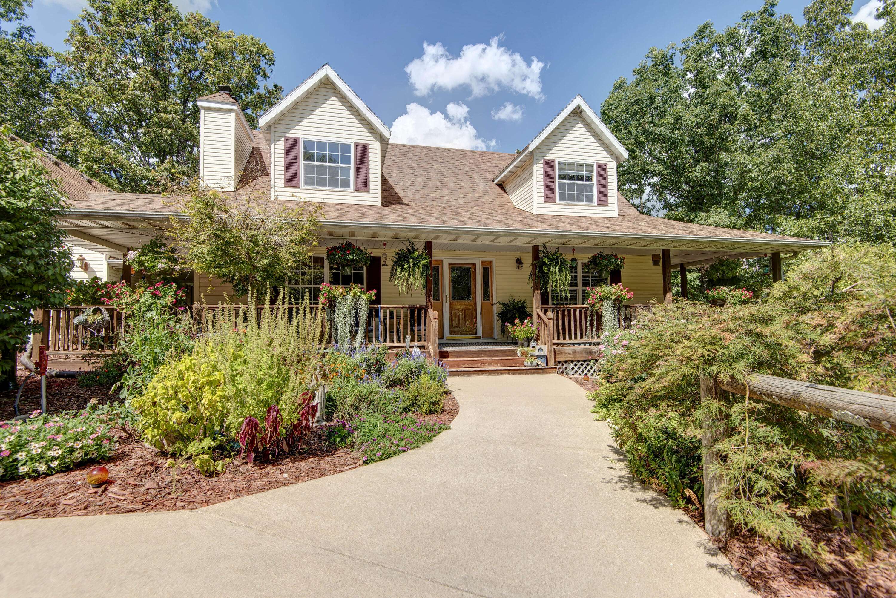 7502 N State Highway 125, Strafford, MO 65757