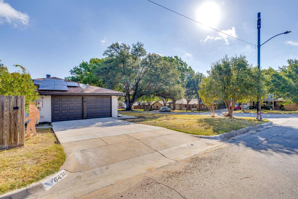 6436 Trail Lake Drive, Fort Worth, TX 76133