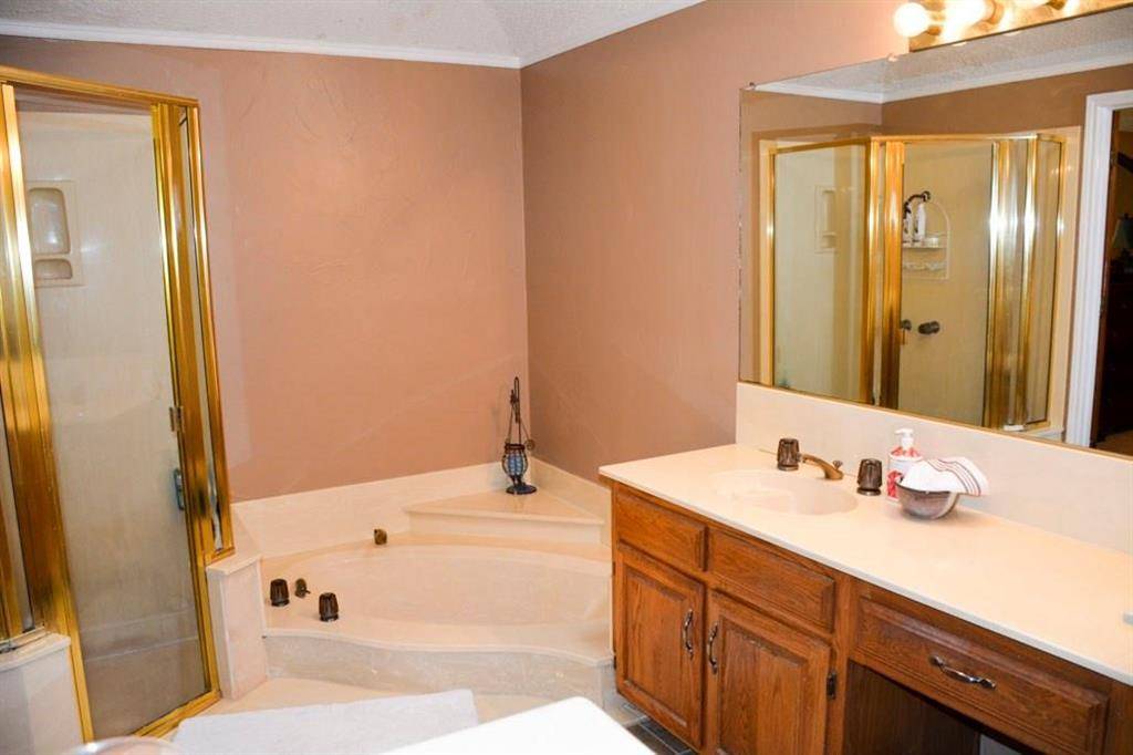 235 N Beltwoods Drive, Desoto, TX 75115