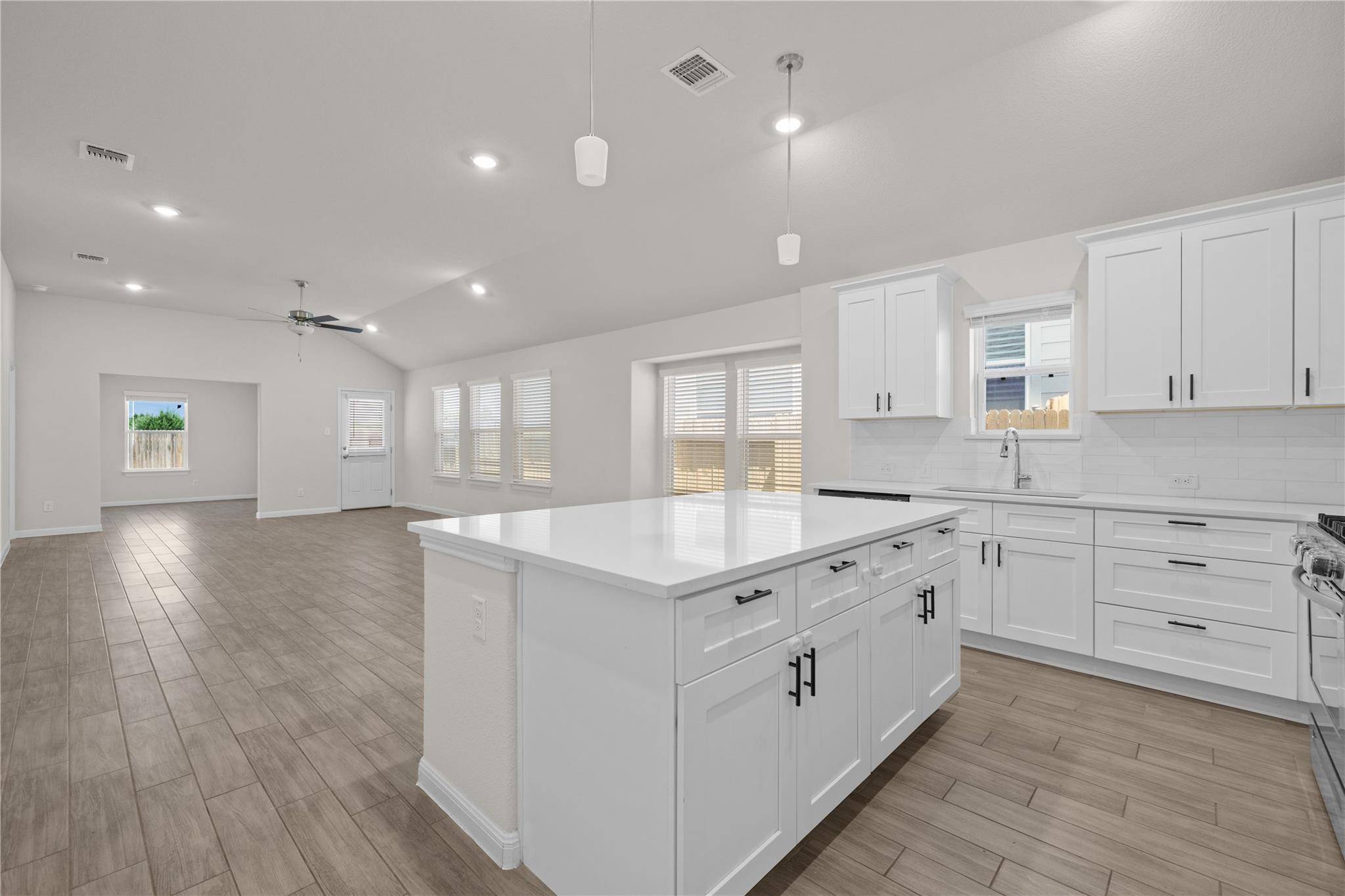 317 Windstar RD, Liberty Hill, TX 78642