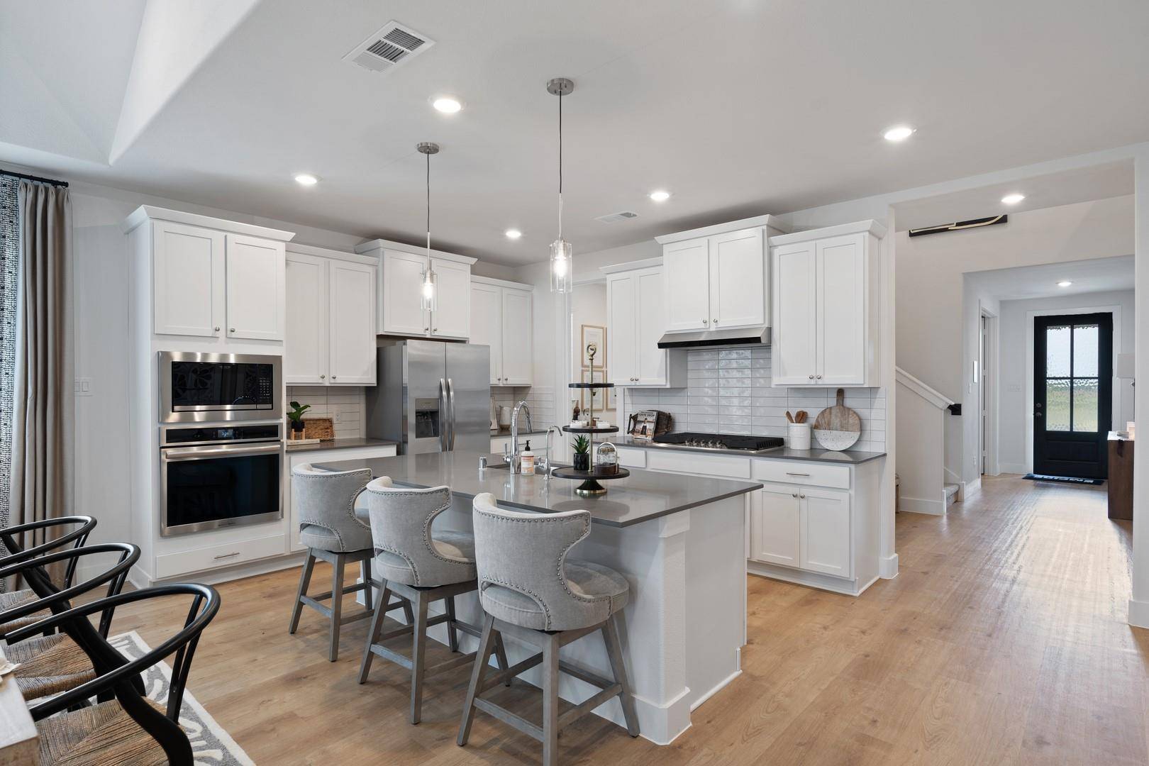 124 Hadleigh DR, Hutto, TX 78634
