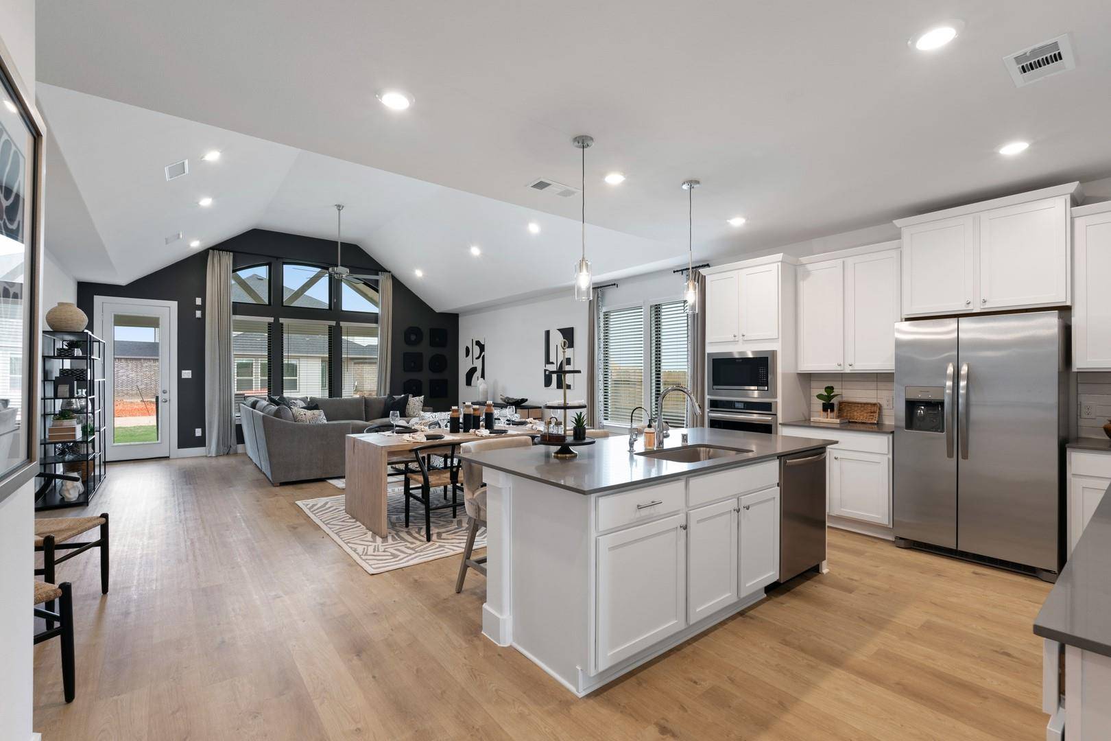 124 Hadleigh DR, Hutto, TX 78634