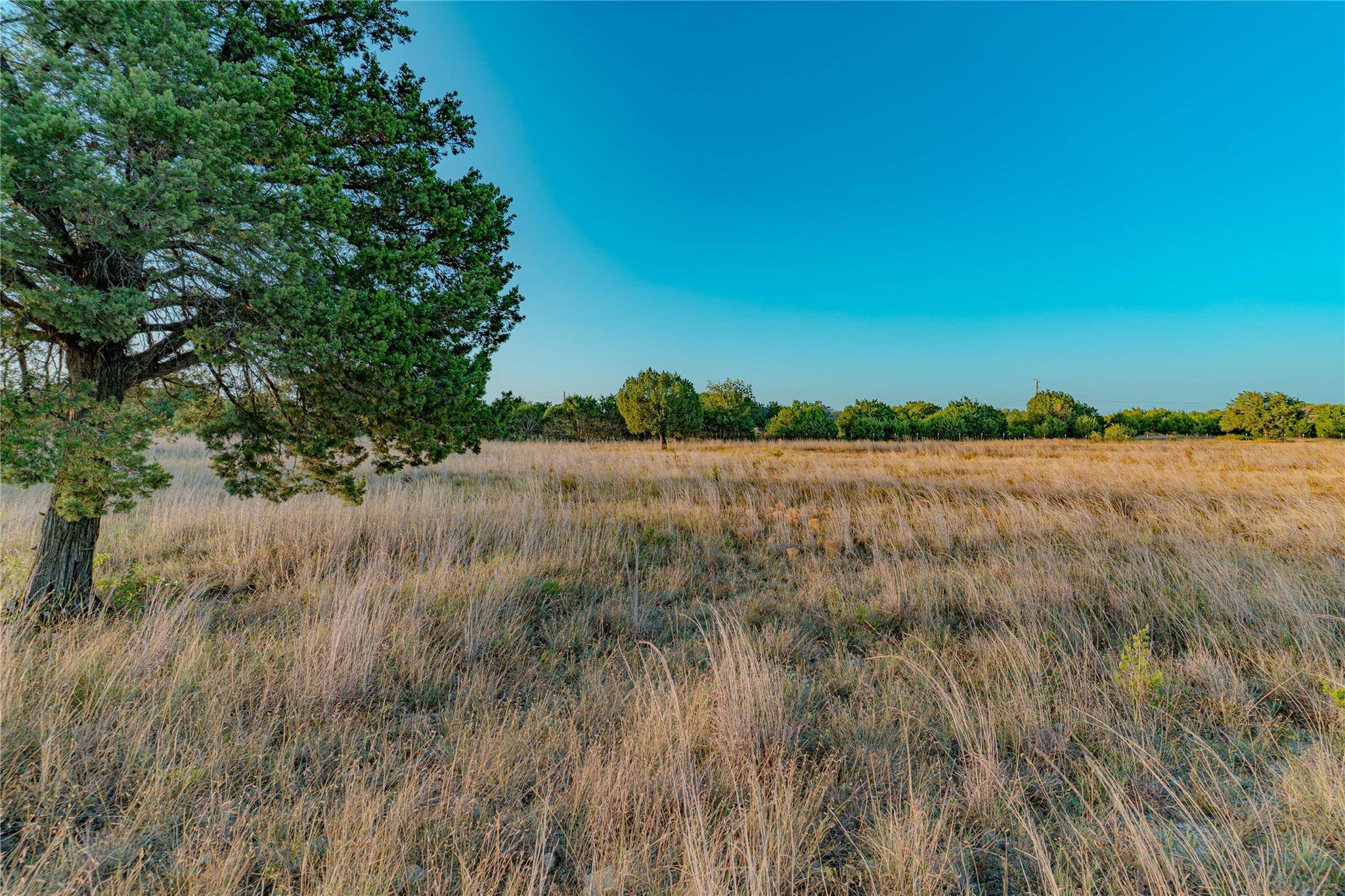 591 Ramms DR, Florence, TX 76527