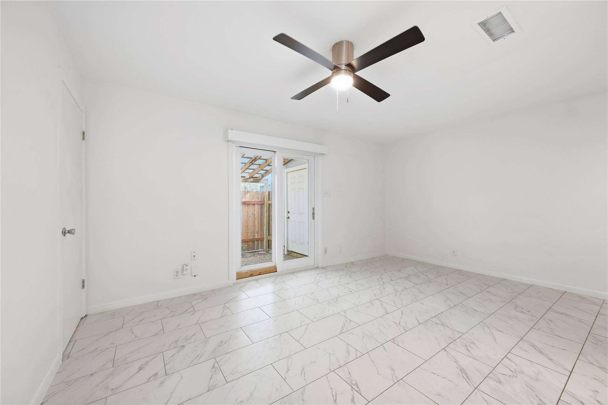 2806 Skyway CIR #101, Austin, TX 78704