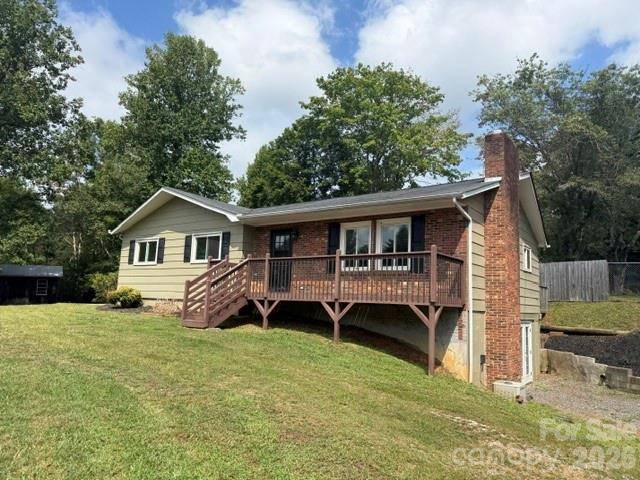 2005 Ada Williams LN, Lenoir, NC 28645