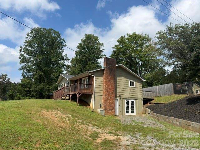 2005 Ada Williams LN, Lenoir, NC 28645
