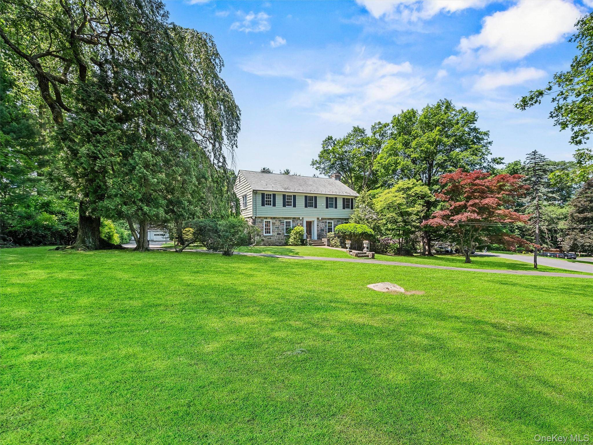 1 Finnegan LN, Montebello, NY 10901