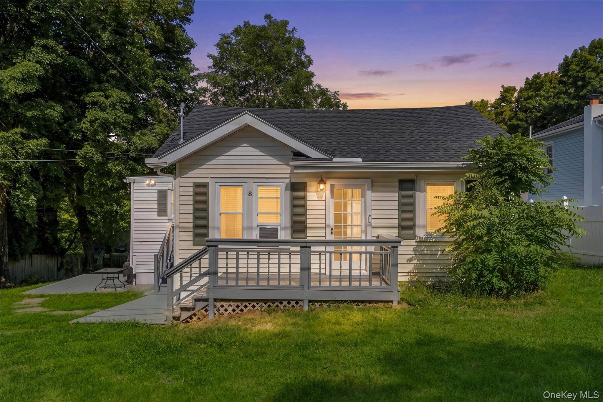 8 Huntington RD, Carmel, NY 10512