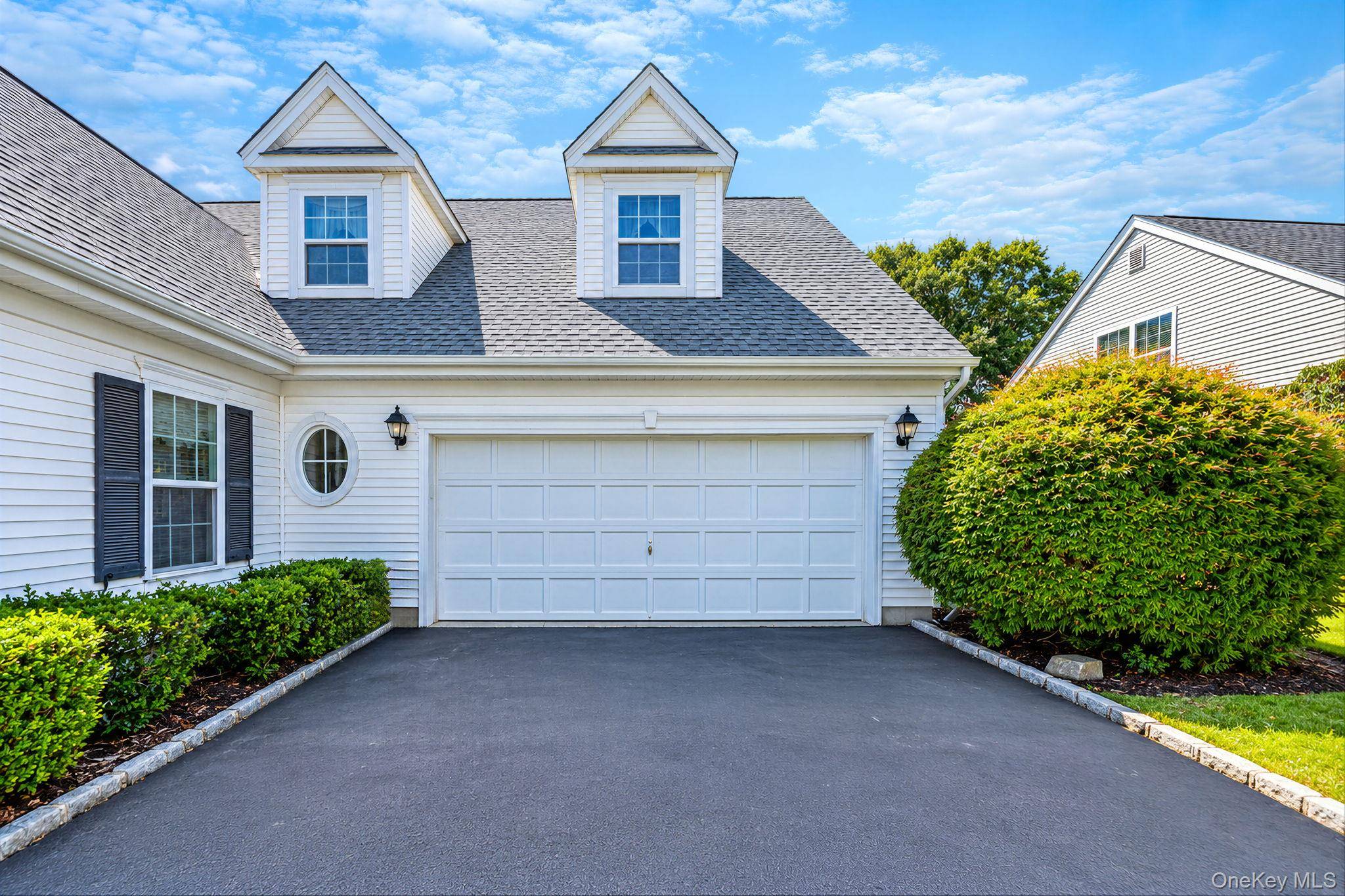 90 Golden Spruce DR, Calverton, NY 11933