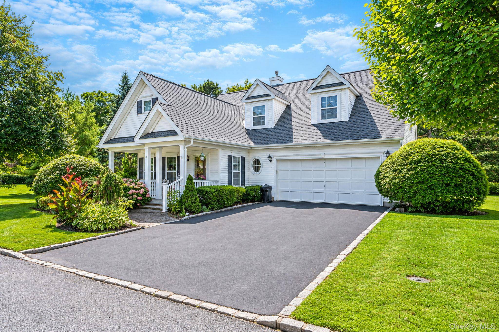 90 Golden Spruce DR, Calverton, NY 11933