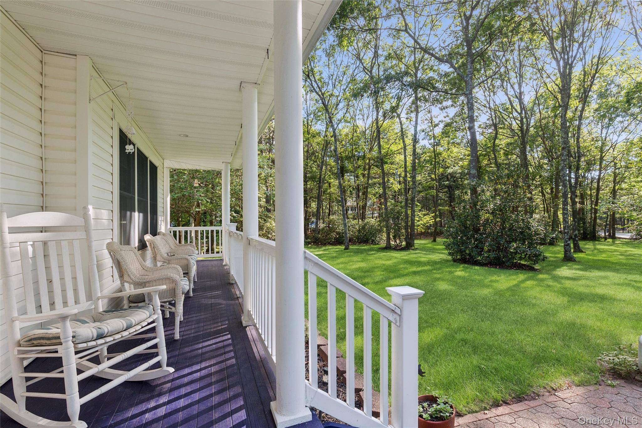 22 Jerusalem Hollow RD, Manorville, NY 11949