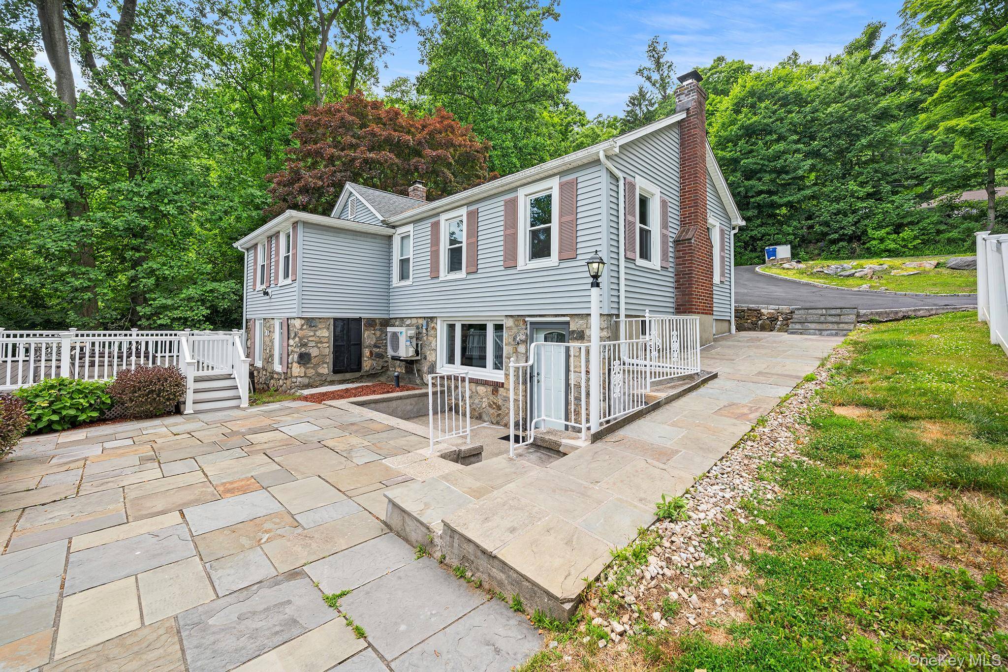 10 Holland DR, Carmel, NY 10512