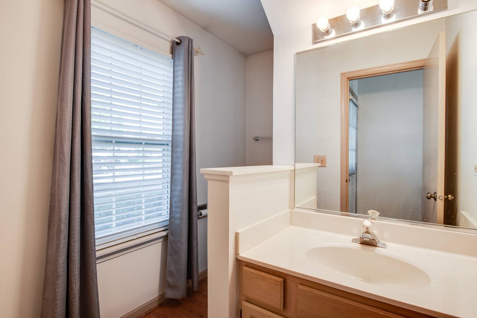 1216 Arapaho CT #1216, Naperville, IL 60540