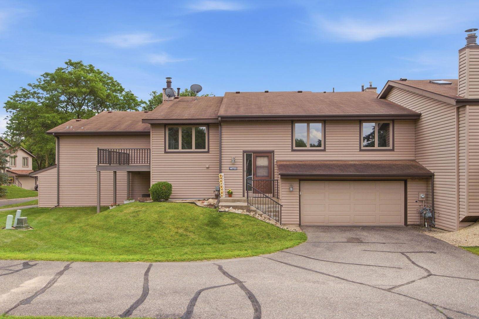 14700 Embry PATH, Apple Valley, MN 55124