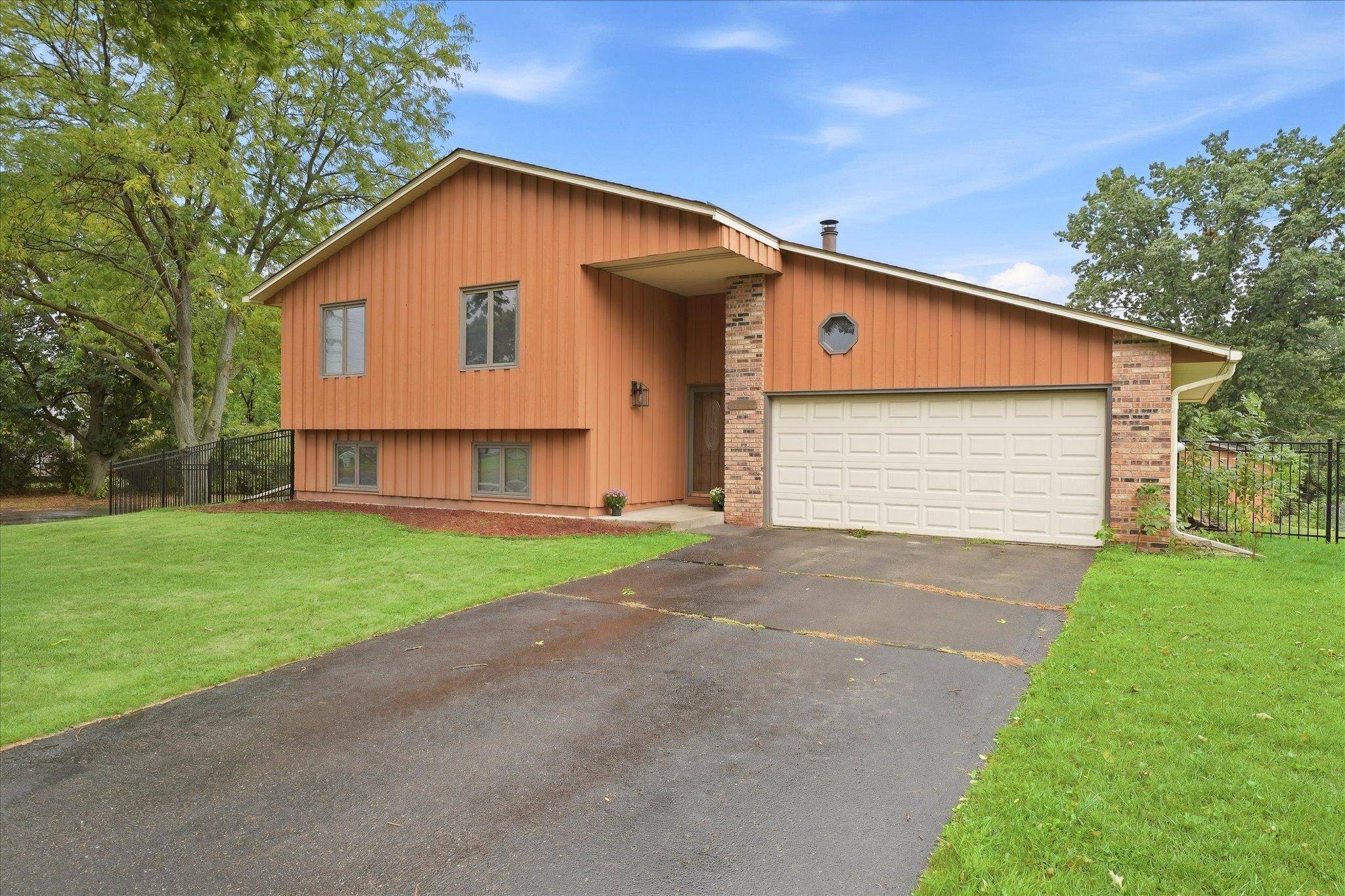 7160 Imperial AVE S, Cottage Grove, MN 55016