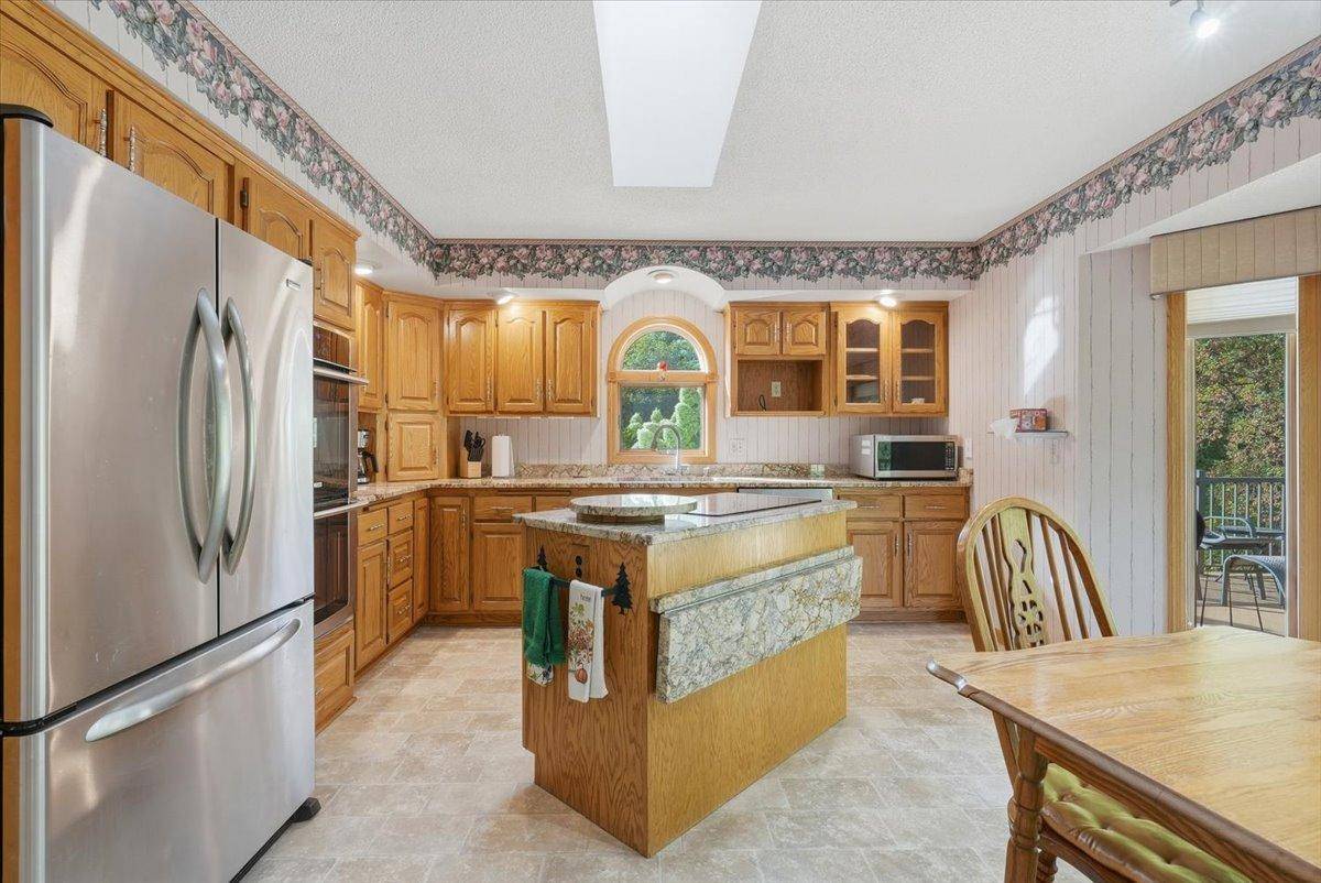 1579 Mary ST N, Maplewood, MN 55119