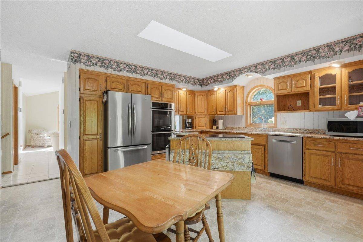1579 Mary ST N, Maplewood, MN 55119