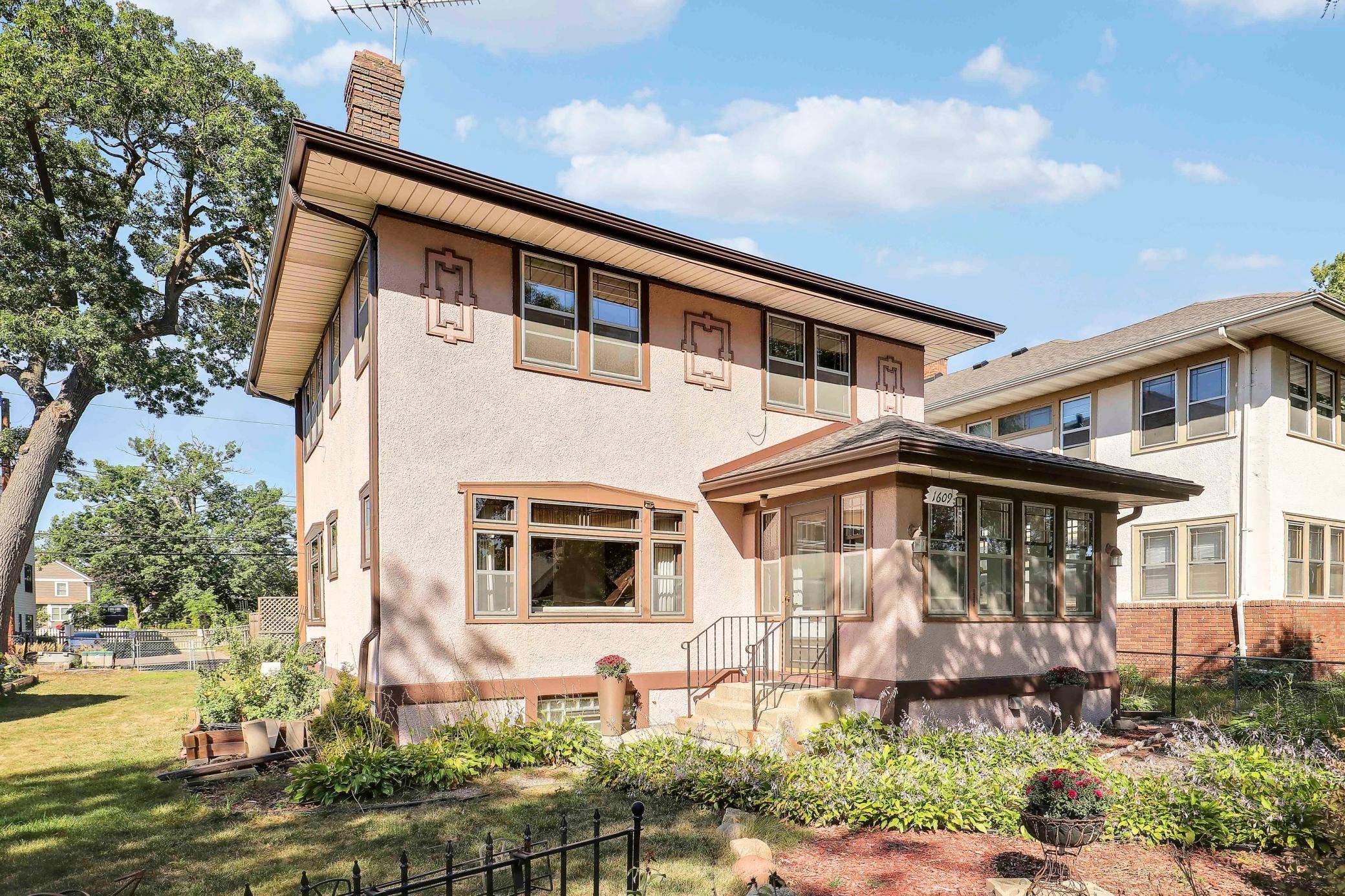 1609 Oliver AVE N, Minneapolis, MN 55411