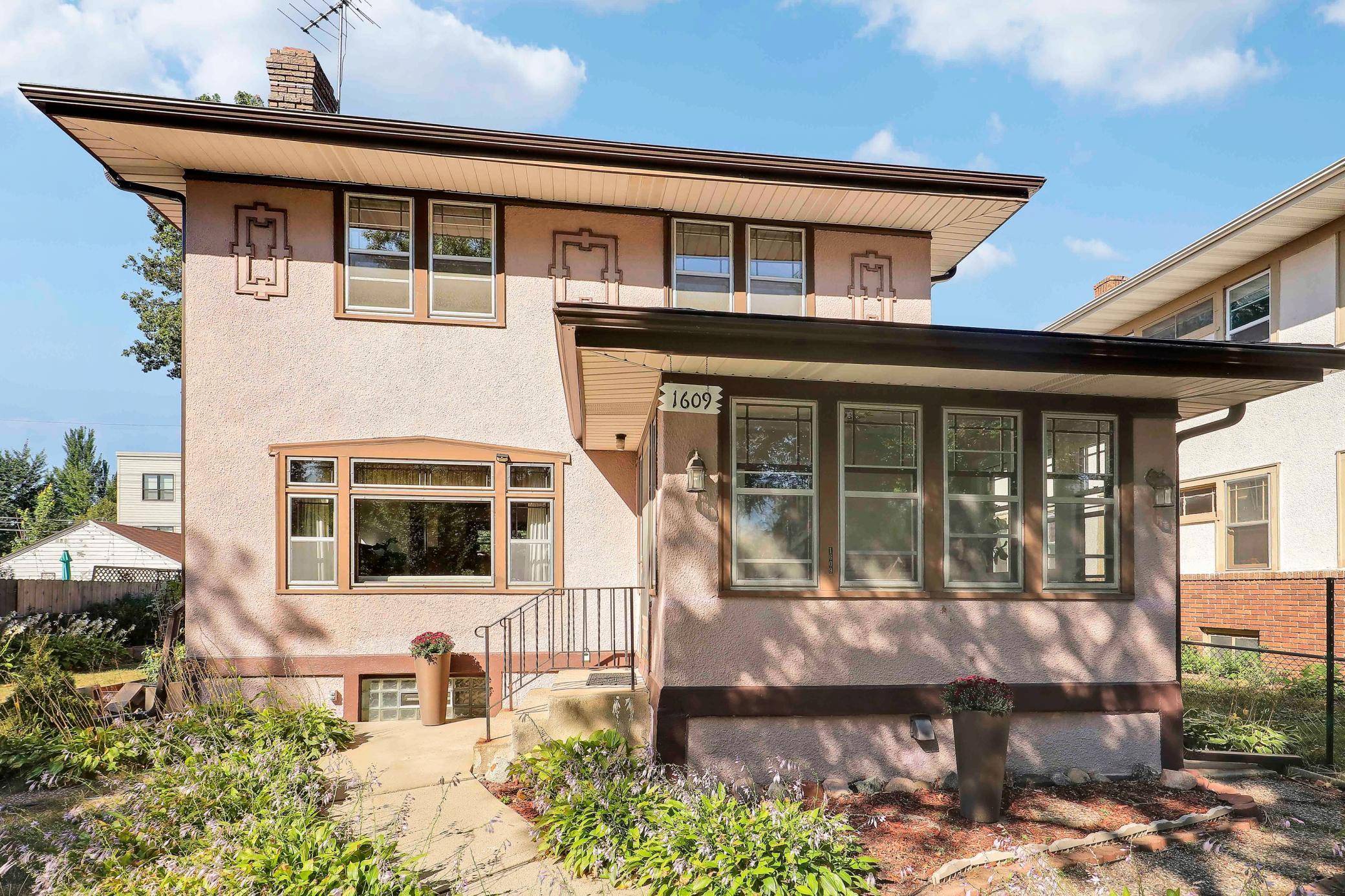 1609 Oliver AVE N, Minneapolis, MN 55411