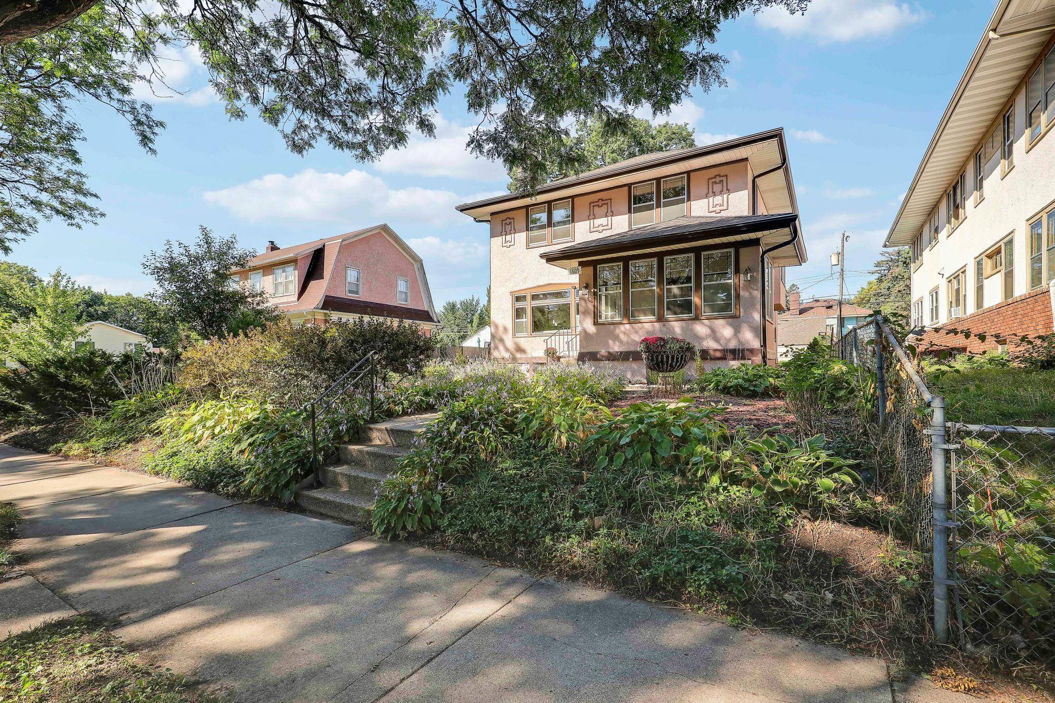 1609 Oliver AVE N, Minneapolis, MN 55411