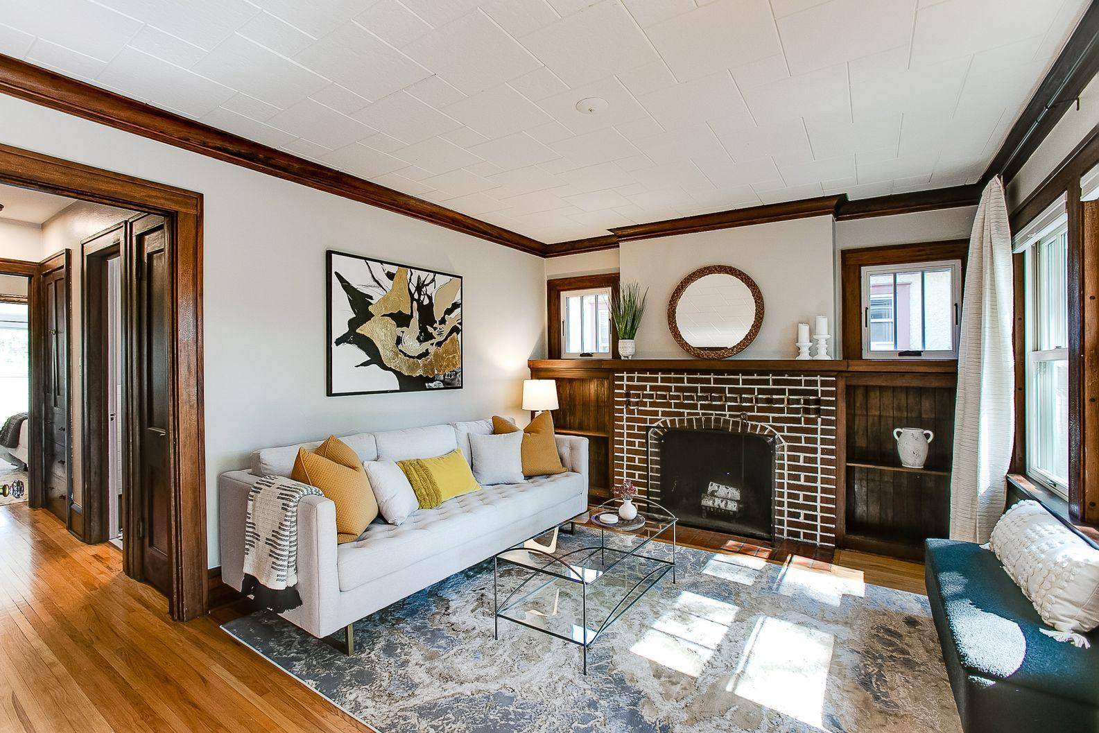 2151 Eleanor AVE, Saint Paul, MN 55116