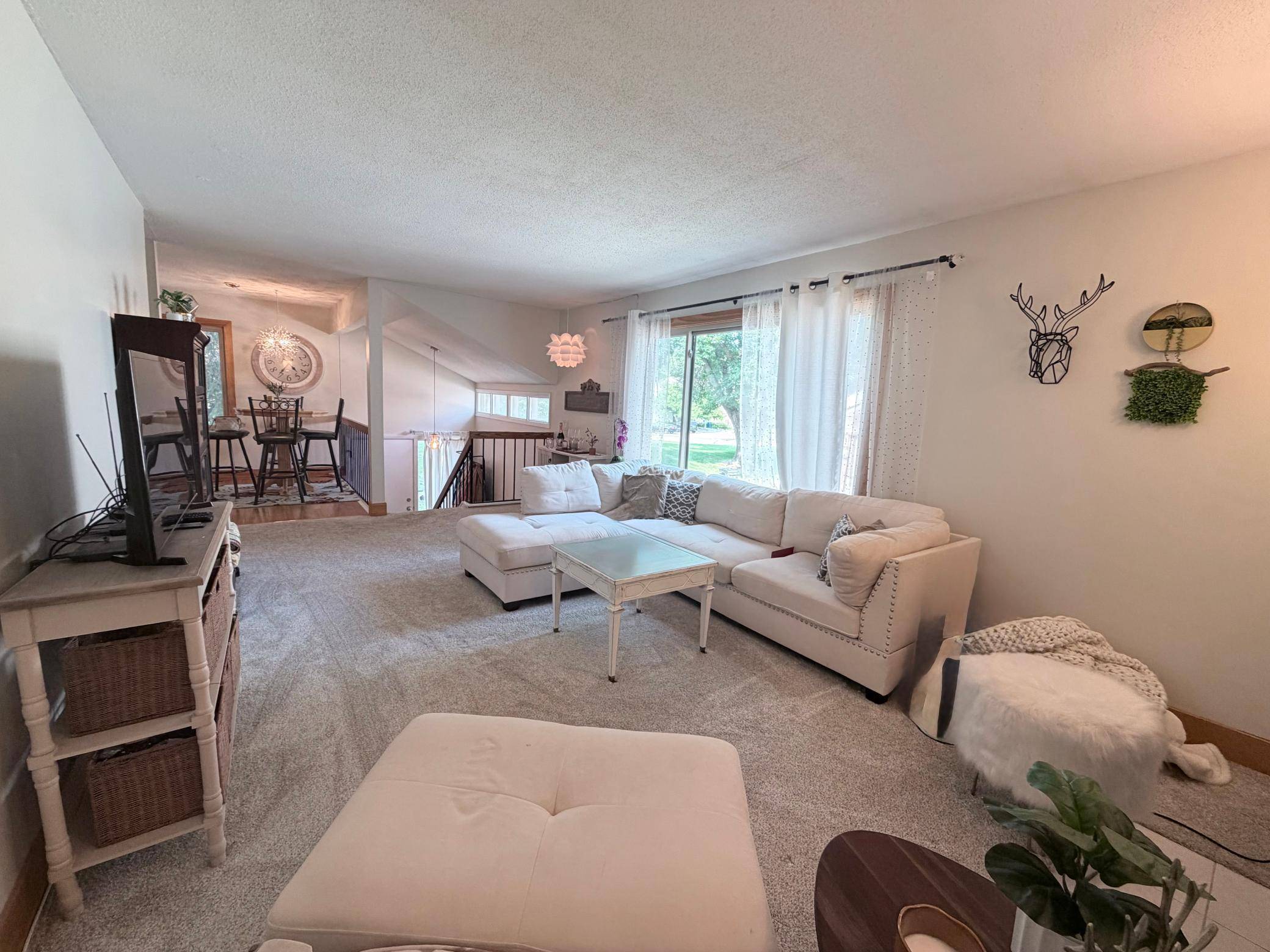 118 Avignon CT, Woodbury, MN 55125