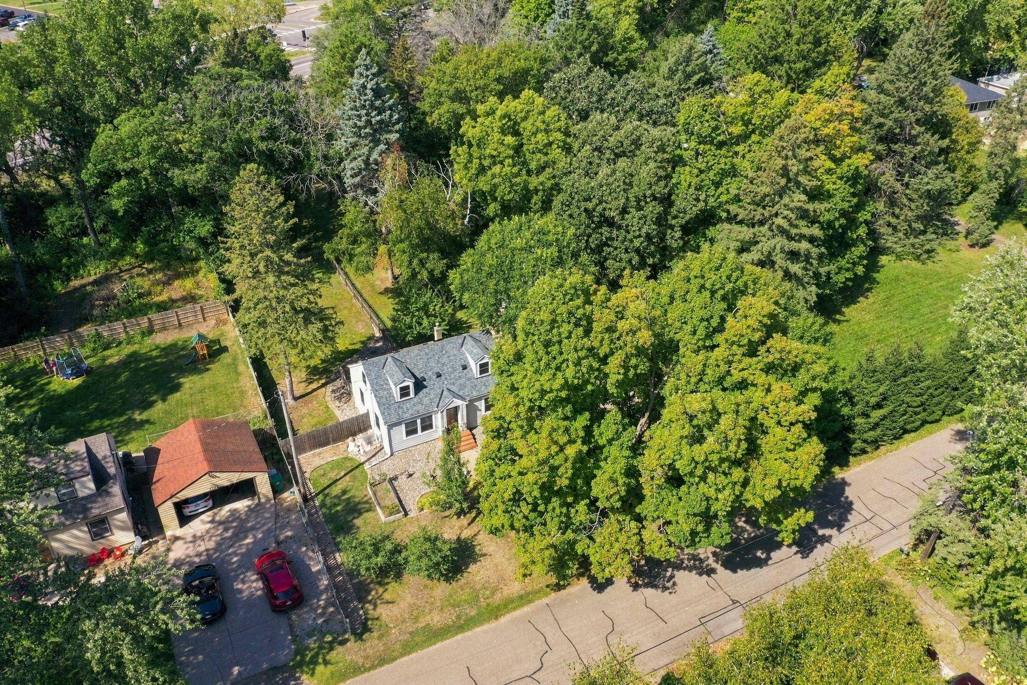 1805 Oakview LN N, Plymouth, MN 55441