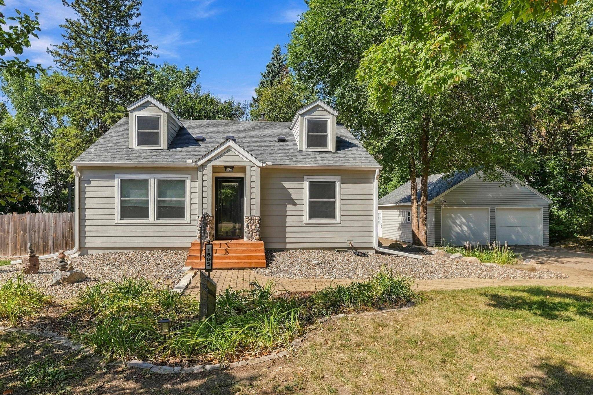 1805 Oakview LN N, Plymouth, MN 55441