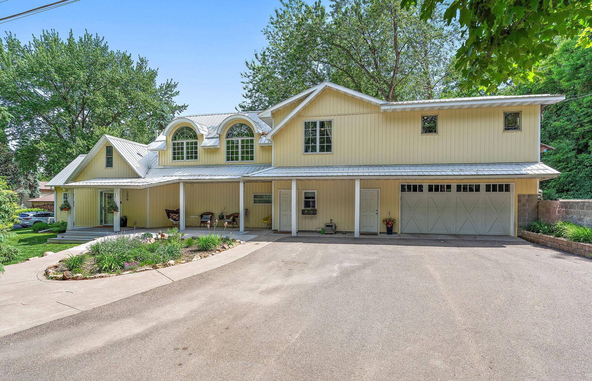 206 5th ST S, Bayport, MN 55003