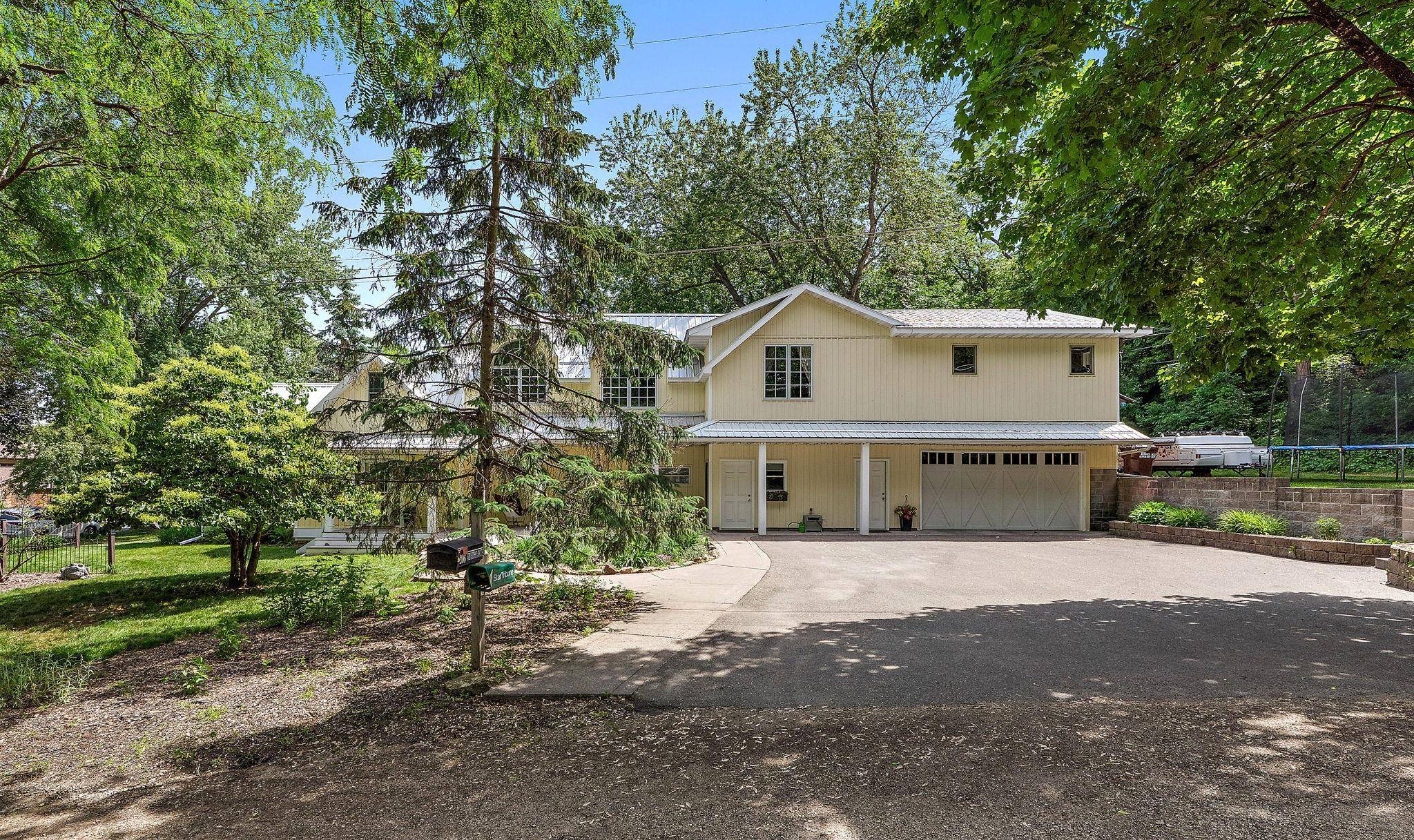 206 5th ST S, Bayport, MN 55003