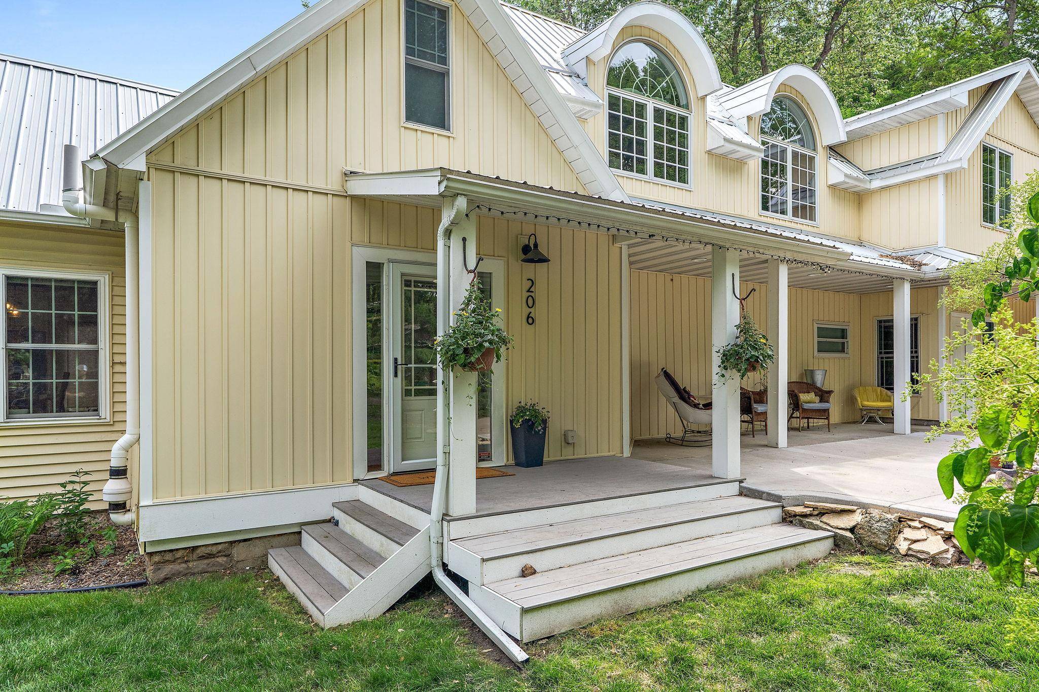 206 5th ST S, Bayport, MN 55003
