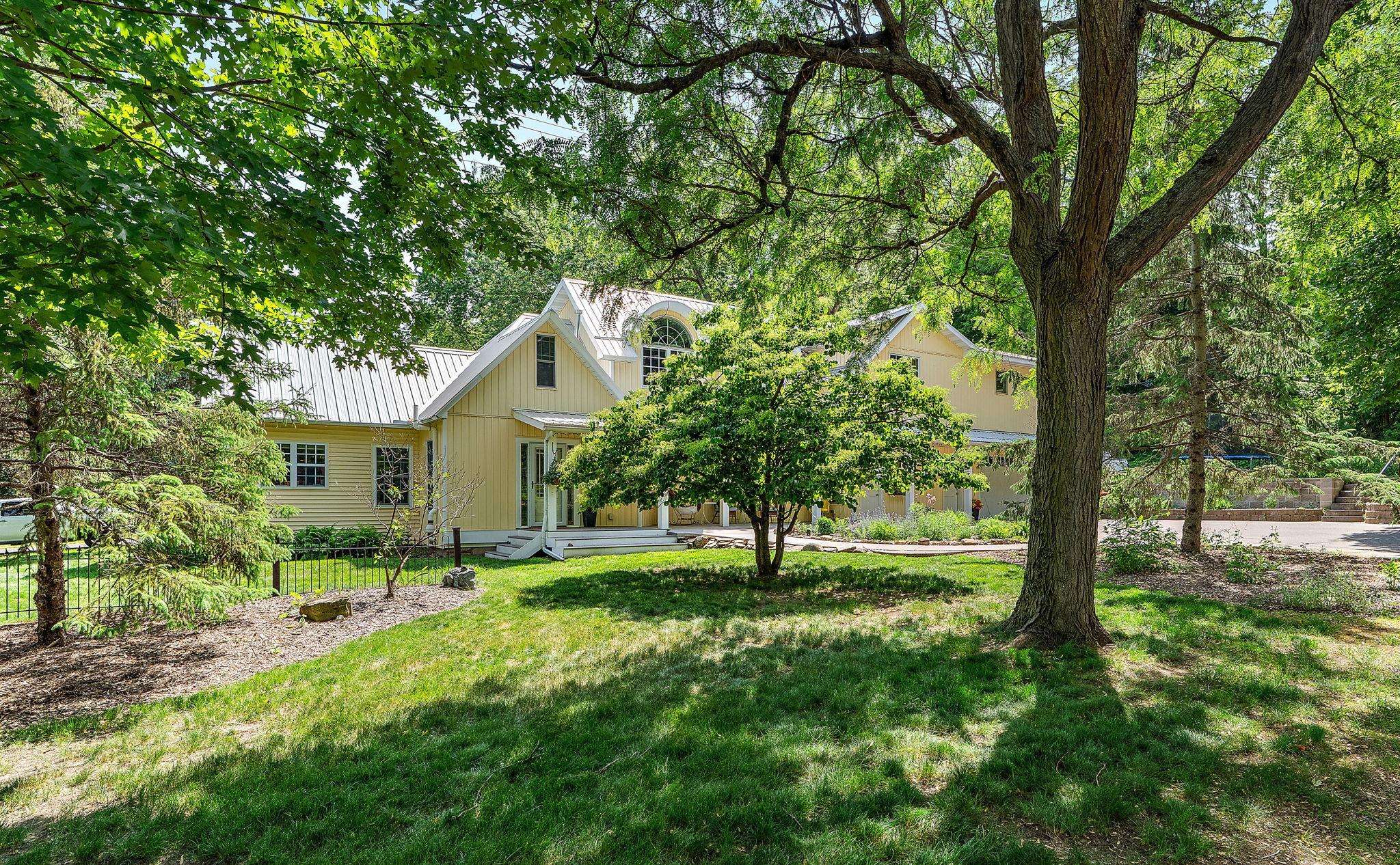 206 5th ST S, Bayport, MN 55003