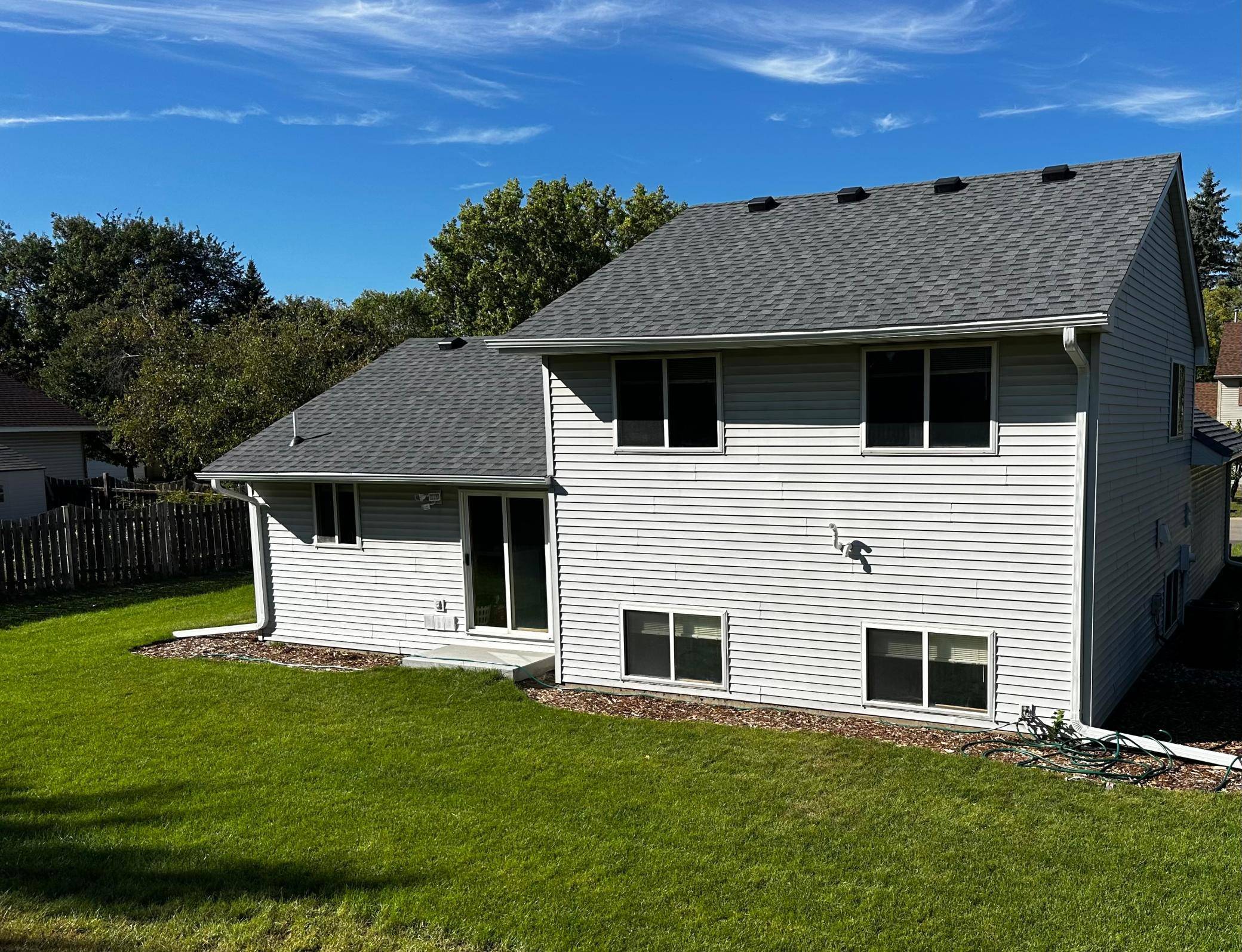 342 Parkview LN S, Maplewood, MN 55119