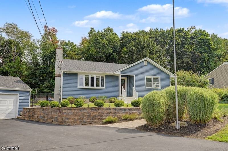 3 Linda Ln, Andover Twp., NJ 07860