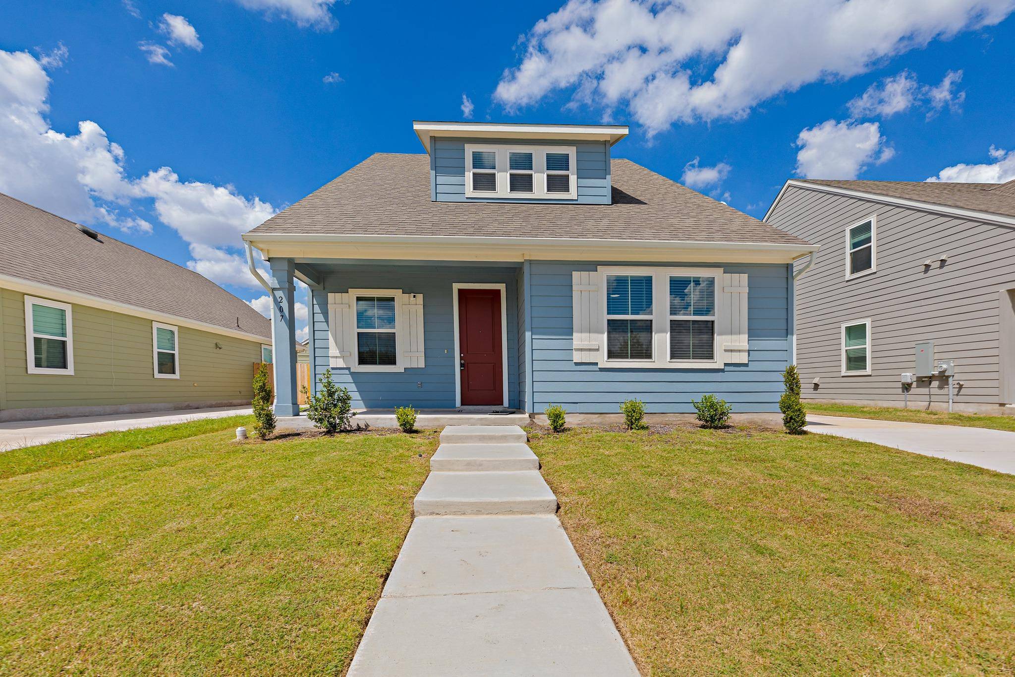 207 Cherry Blossom LN, Taylor, TX 76574