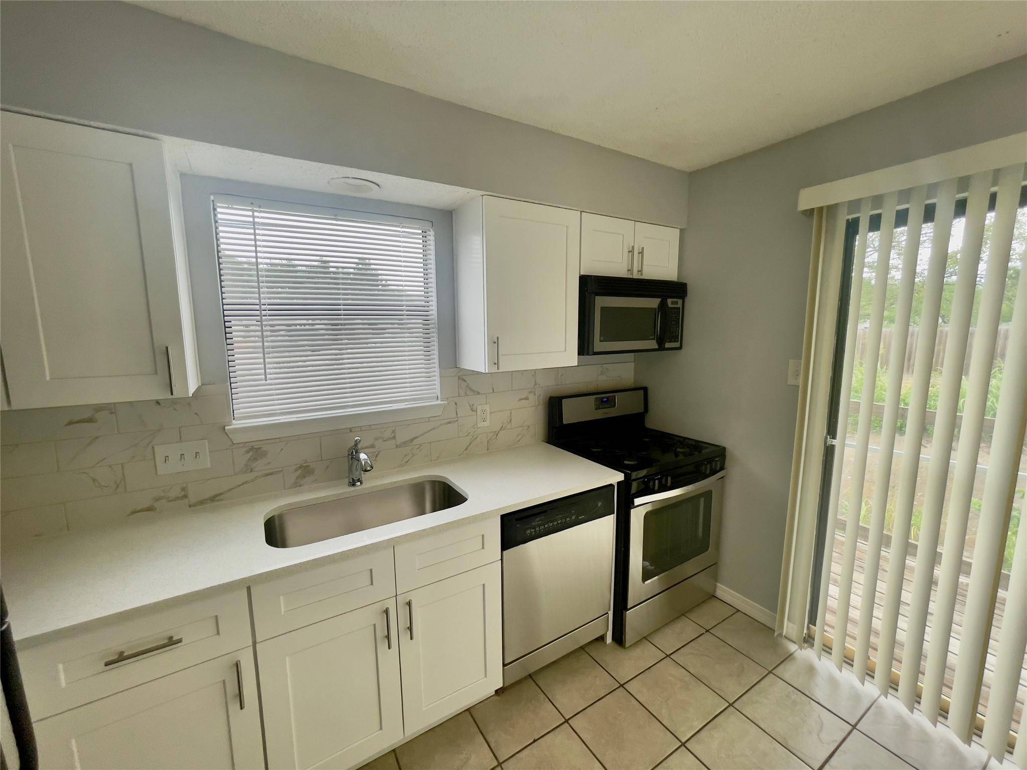 2001 Kenneth Ave #A, Austin, TX 78741