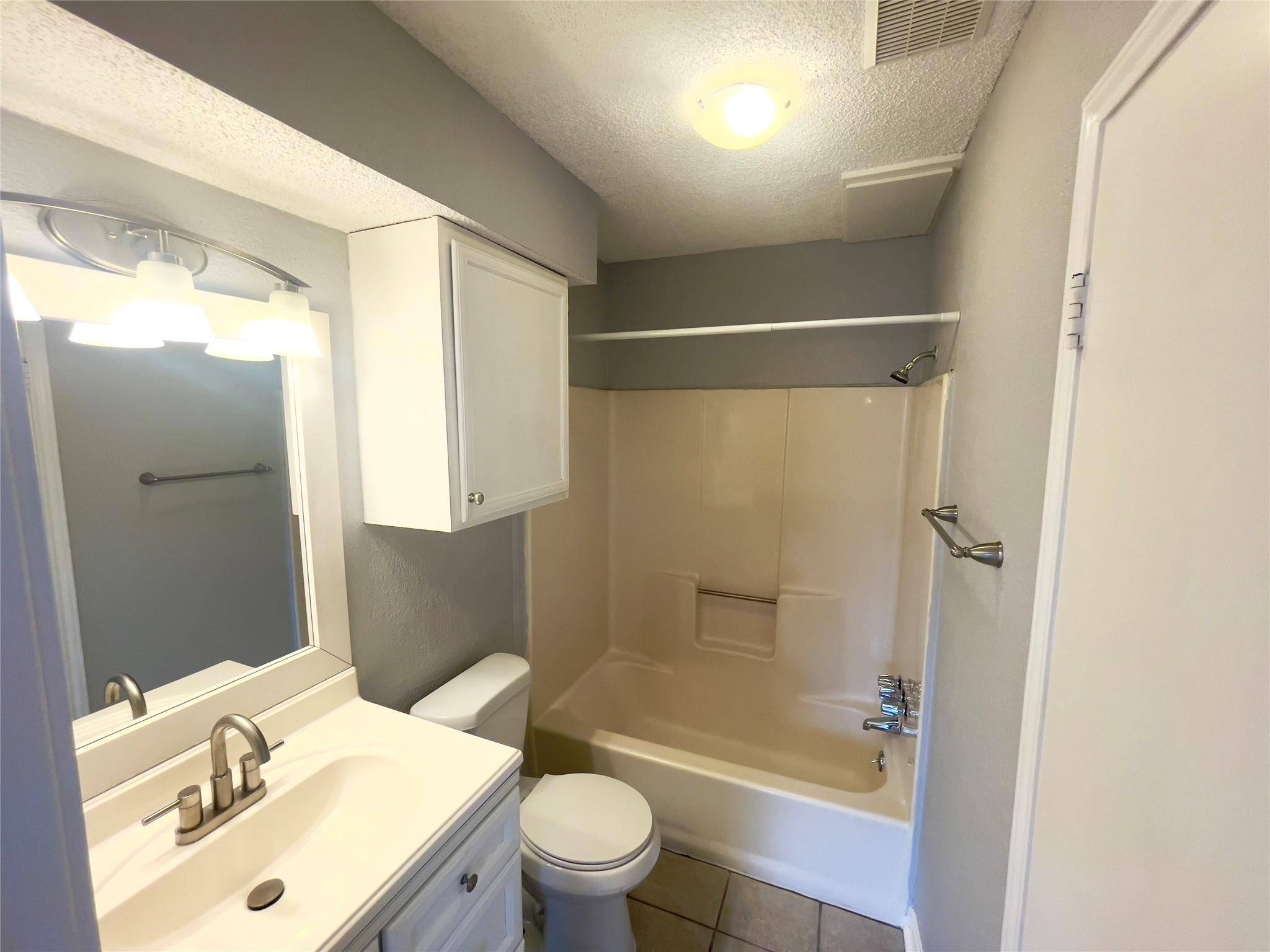 2001 Kenneth Ave #A, Austin, TX 78741