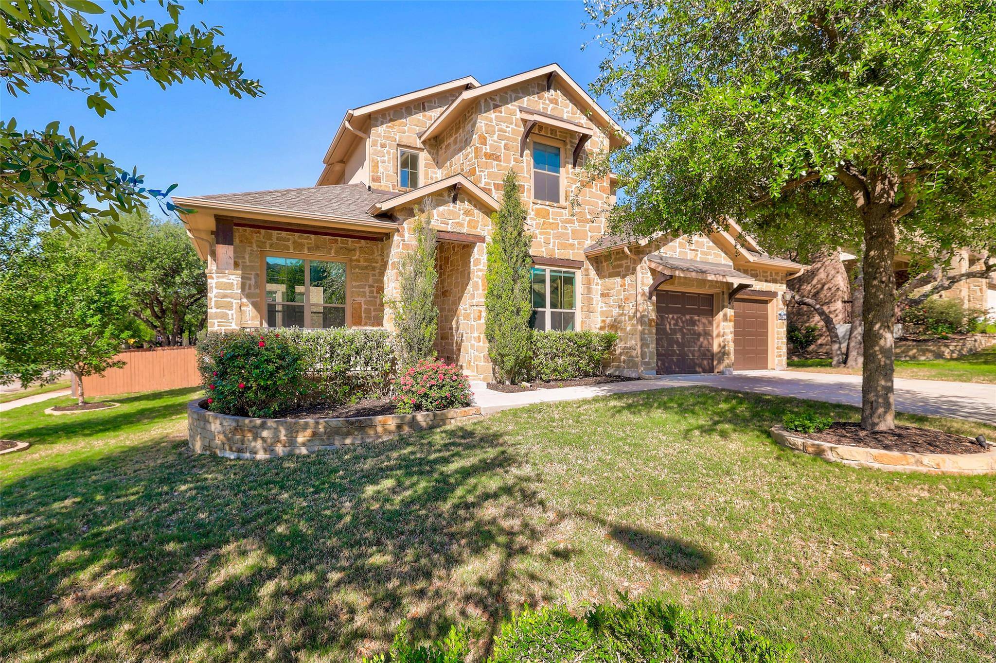 1020 Winding Way DR, Georgetown, TX 78628