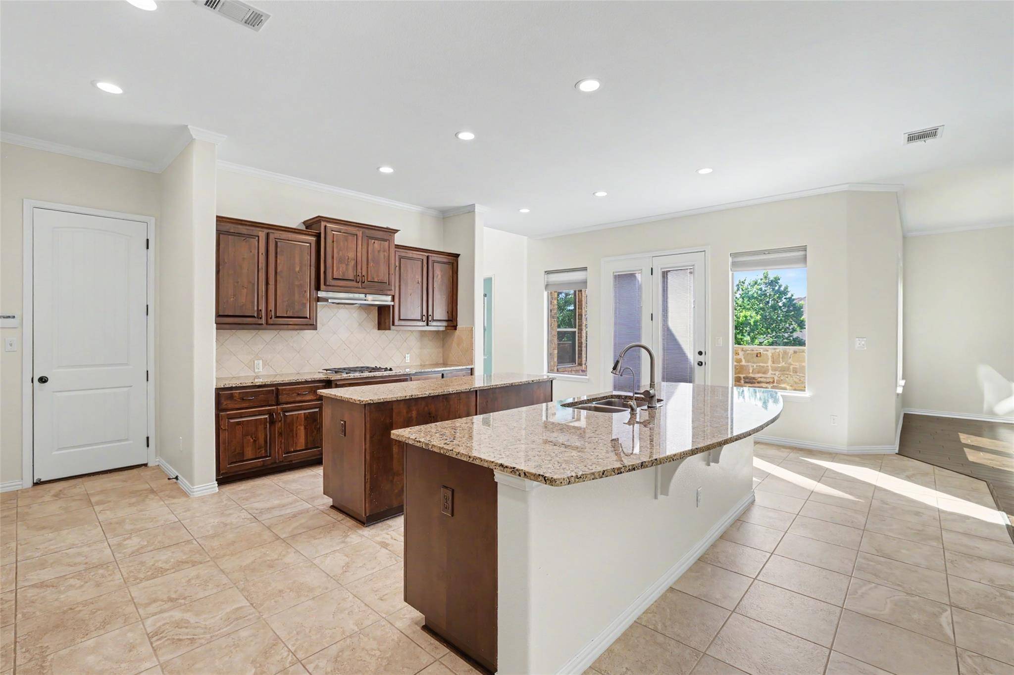 1020 Winding Way DR, Georgetown, TX 78628