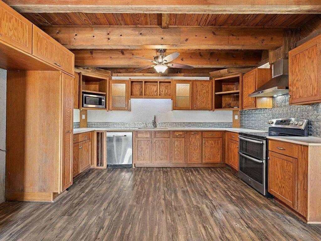 20416 Wilson RD, Coupland, TX 78615