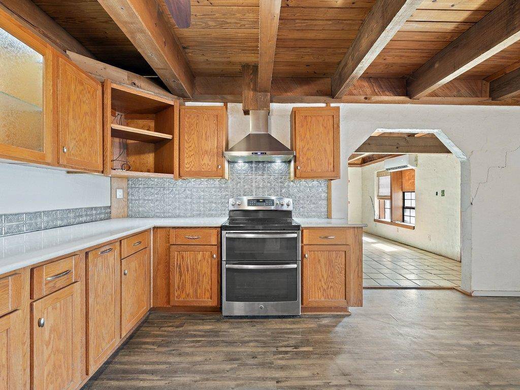20416 Wilson RD, Coupland, TX 78615