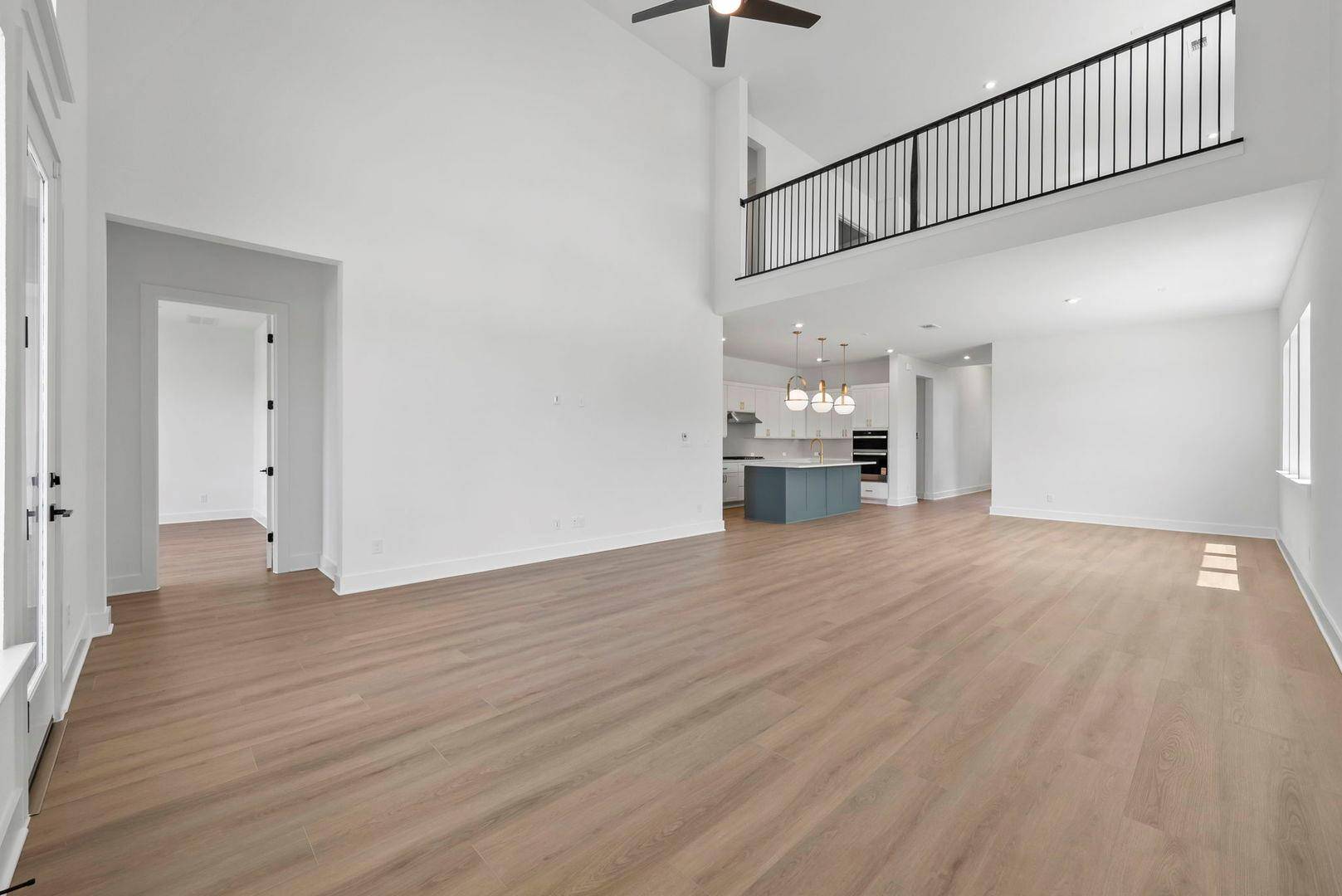 128 Ensberg LN, Liberty Hill, TX 78642