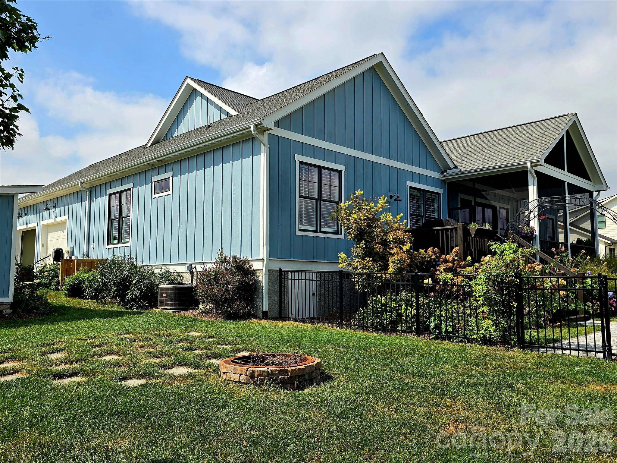 173 Pisgah Ridge TRL, Mills River, NC 28759