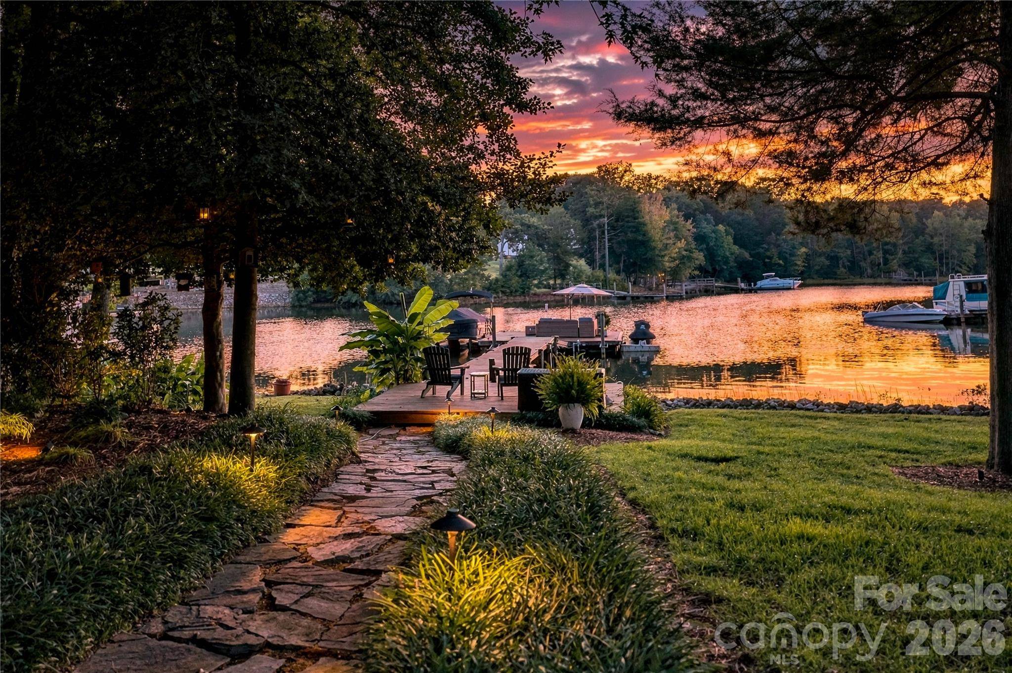 8172 Malibu Pointe LN, Denver, NC 28037