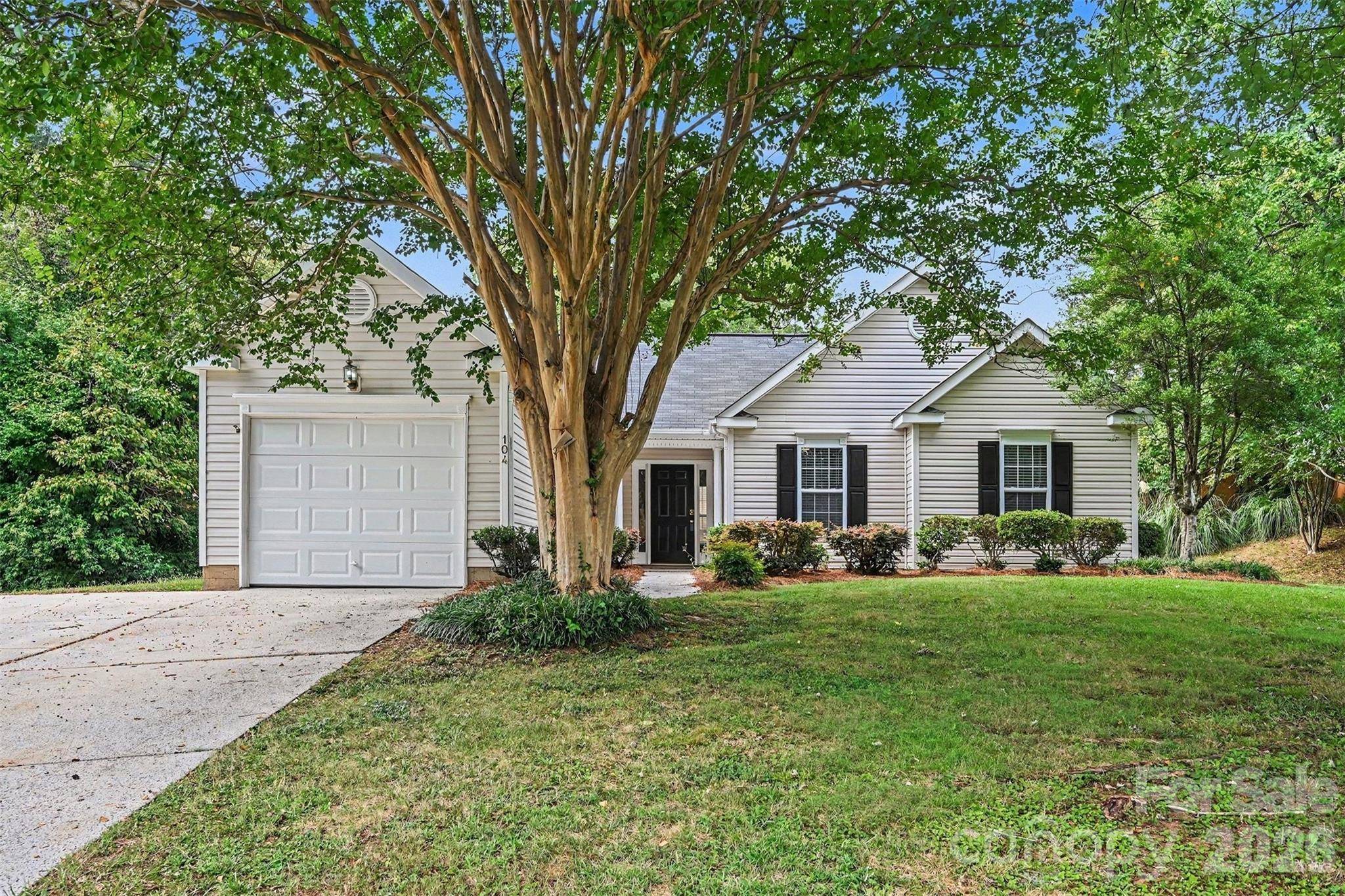 104 S Willow CT, Mount Holly, NC 28120