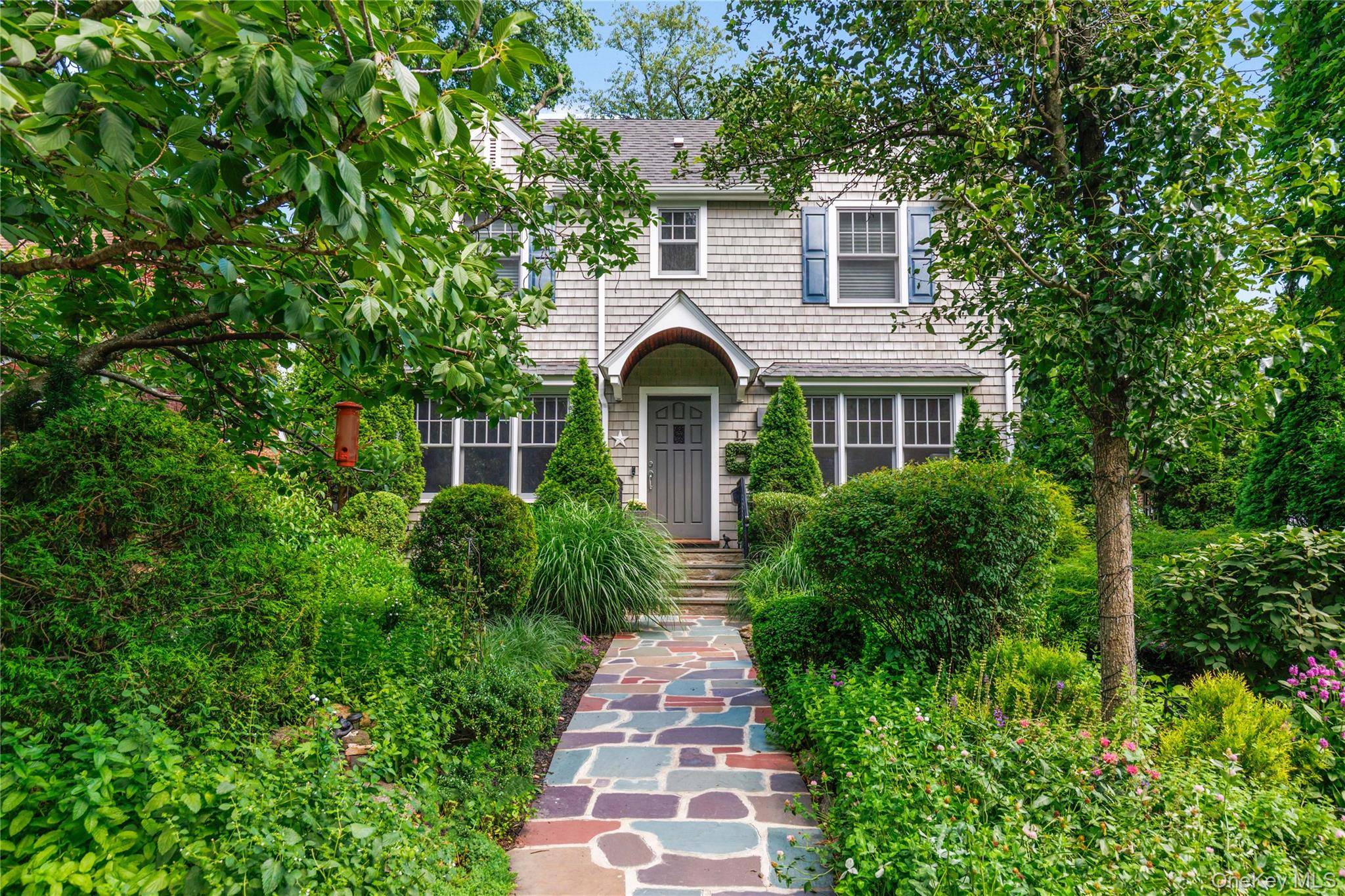 12 Kenmare RD, Larchmont, NY 10538