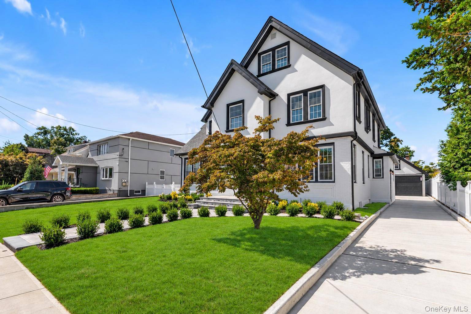 27 2nd ST, Lynbrook, NY 11563